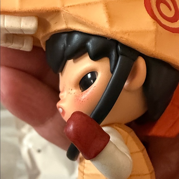 The Golden Gallop Year of the horse Anniversary Hirono figure& stamp. - Picture 10 of 13